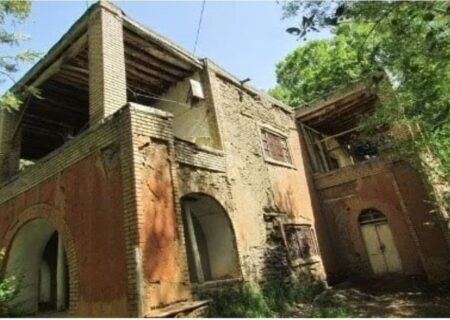 مدرسه تاریخی “ظفر” در محوطه ذوالریاستین تخریب شد
