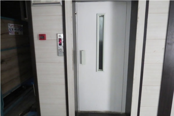 استفاده از آسانسورهای فاقد گواهینامه ایمنی ممنوع می باشد