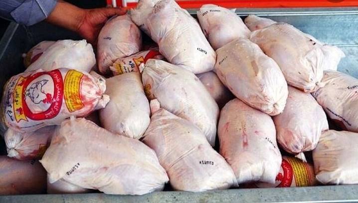 تقاضا برای خرید گوشت مرغ مناسب نیست/ تولید روزانه ۲۲۰ تن گوشت مرغ در استان
