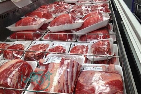تولید مازاد مرغ در استان همدان / توزیع گوشت گرم وارداتی ادامه‌دار است