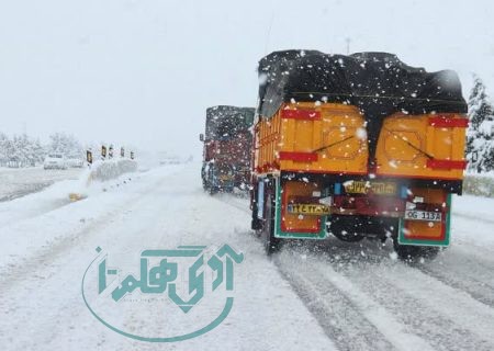 آغاز بارش برف در محورهای استان همدان/ آمادگی کامل ۵۶۳ نفر نیروی راهدار