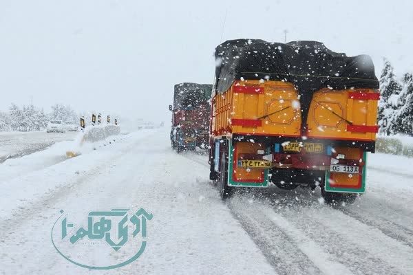 آغاز بارش برف در محورهای استان همدان/ آمادگی کامل ۵۶۳ نفر نیروی راهدار