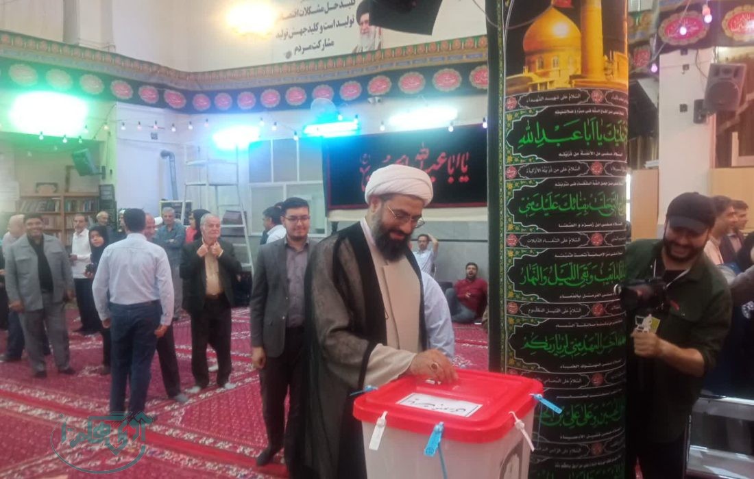 رئیس جمهور منتخب با اراده و آرا مردم انتخاب می‌شود