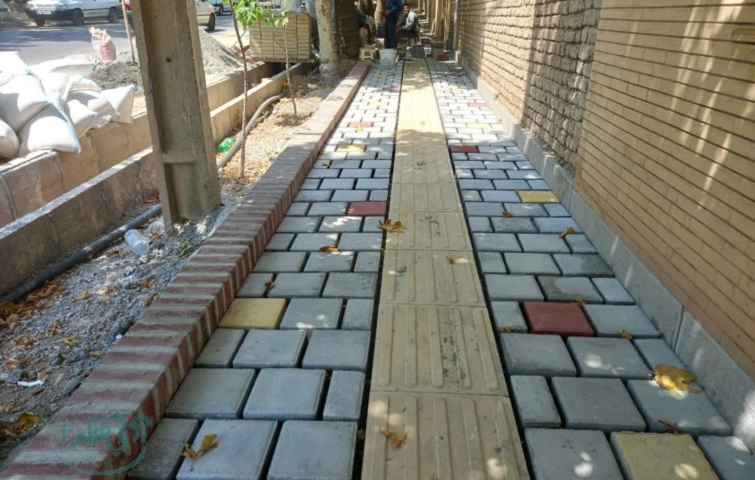 در روز های داغ تابستان، پیشرفت نهضت پیاده رو سازی منطقه یک