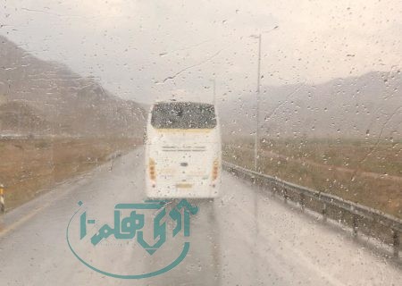 سطح جاده‌های استان همدان لغزنده است/ رانندگان نکات ایمنی را رعایت کنند