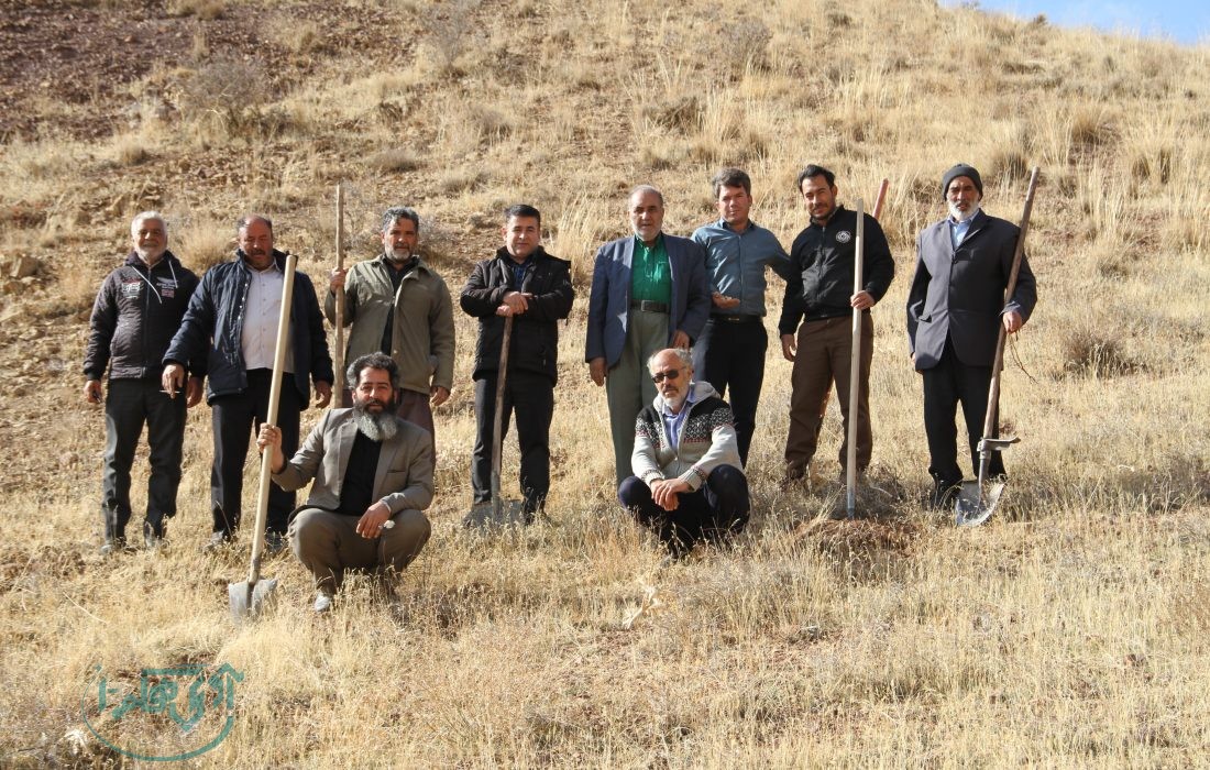 آغاز عملیات بذرکاری و کپه کاری مراتع شهرستان فامنین