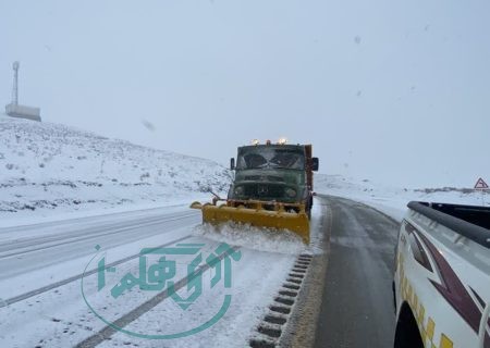 ادامه بارش برف و مه آلودگی در جاده‌های همدان