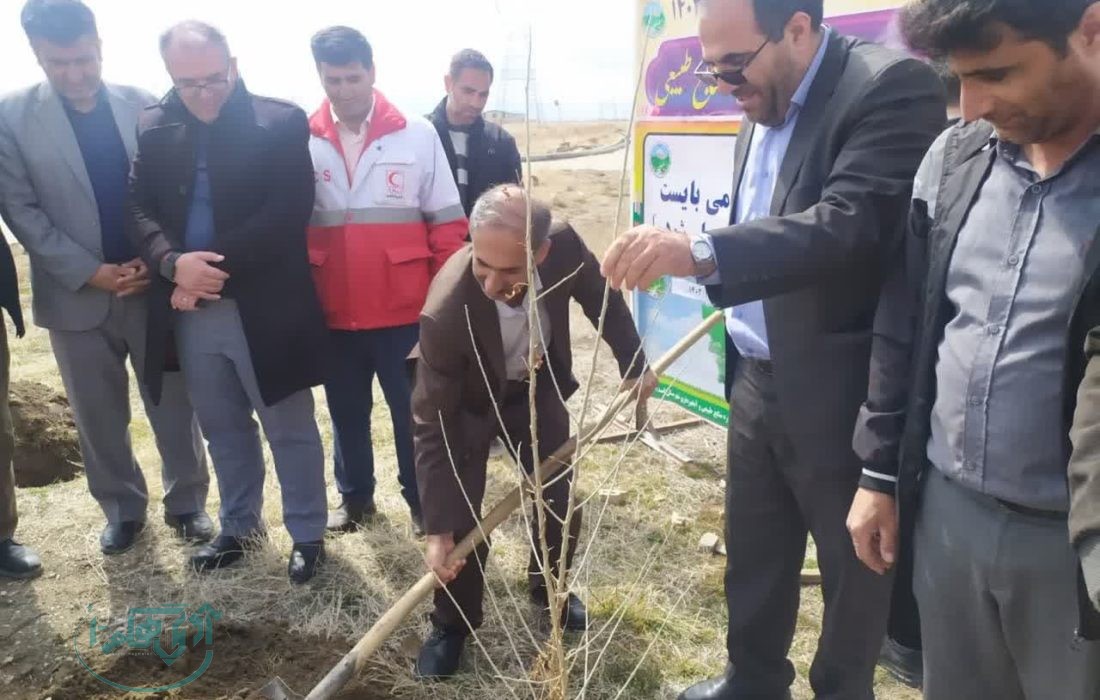 کاشت ۶۰۰ اصله در شهرک صنعتی اسدآباد