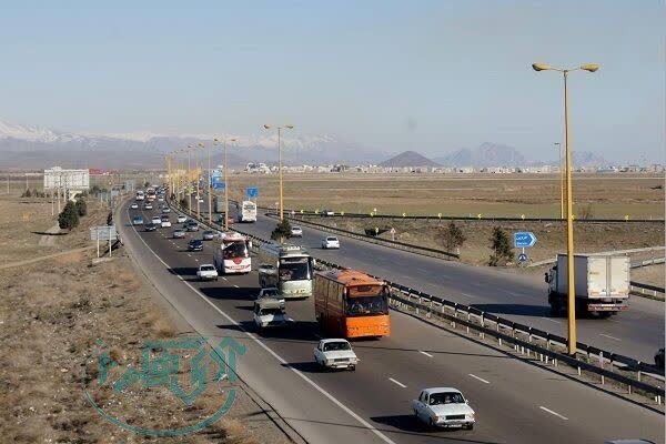 افزایش چشمگیر ترددهای نوروزی در جادههای همدان / رشد ۱۰.۵ درصدی در مقایسه با سال گذشته