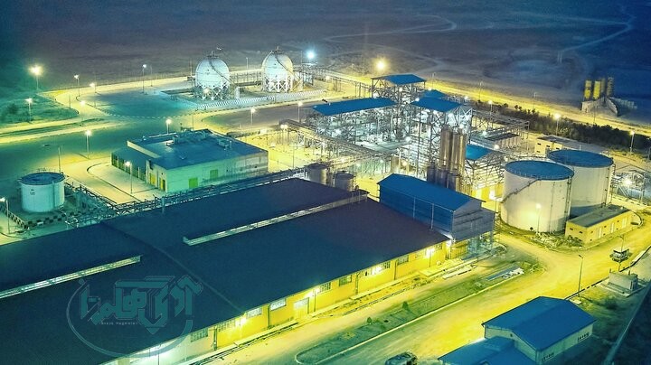 بازدید استاندار همدان از پتروشیمی هگمتانه