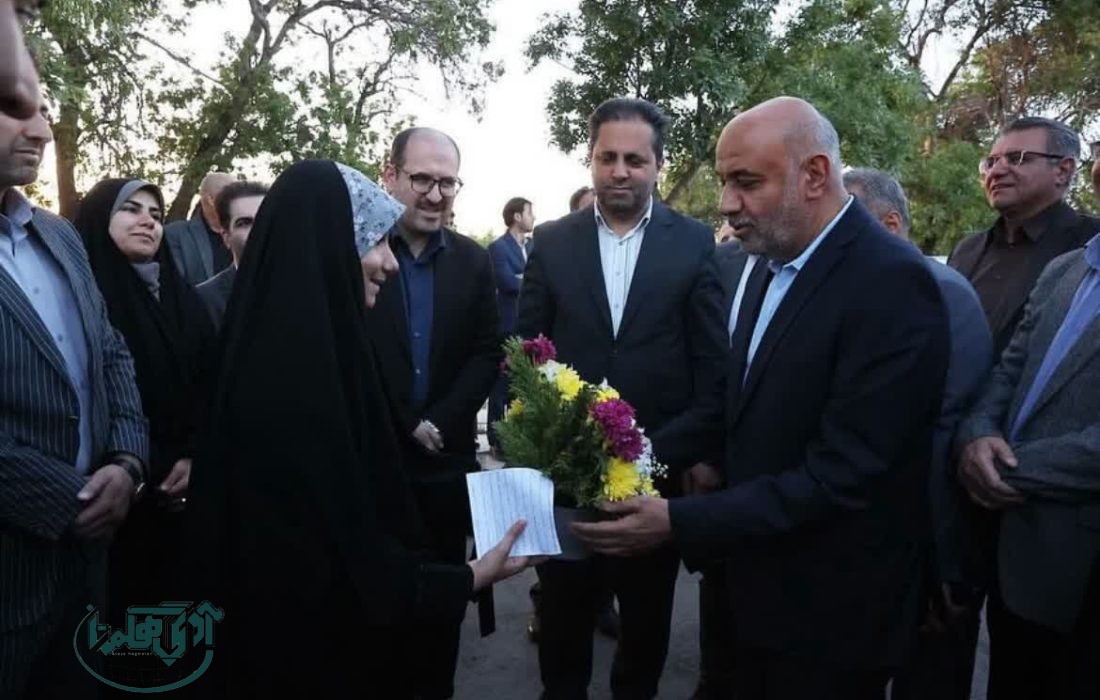 بازدید وزیر کار از طرحهای اقتصادی و عمرانی کبودراهنگ