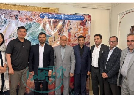 بازدید سفیر کره جنوبی از غار شگفت‌انگیز علیصدر