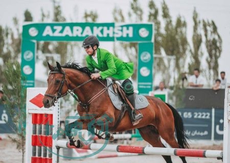 رقابت سوارکاران همدانی در گرامیداشت هفته خبرنگار