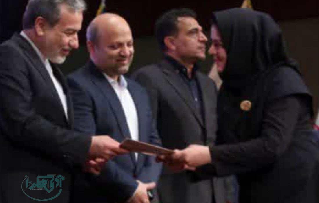 درخشش” ندای غرب” در جشنواره هگمتانه؛ تقدیر وزیر امور خارجه از مدیرمسئول ندای غرب