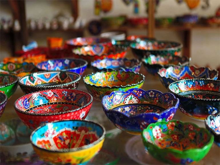 همدان میزبان نخستین همایش ملی سفال و سرامیک