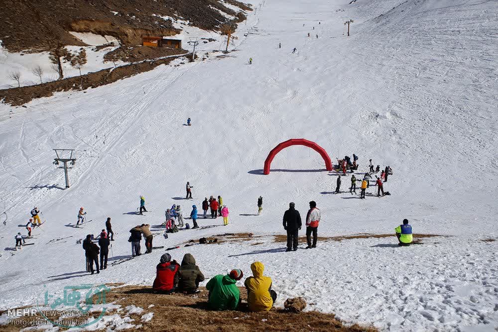 پیست اسکی تاریکدره همدان در پی بارش برف بازگشایی شد