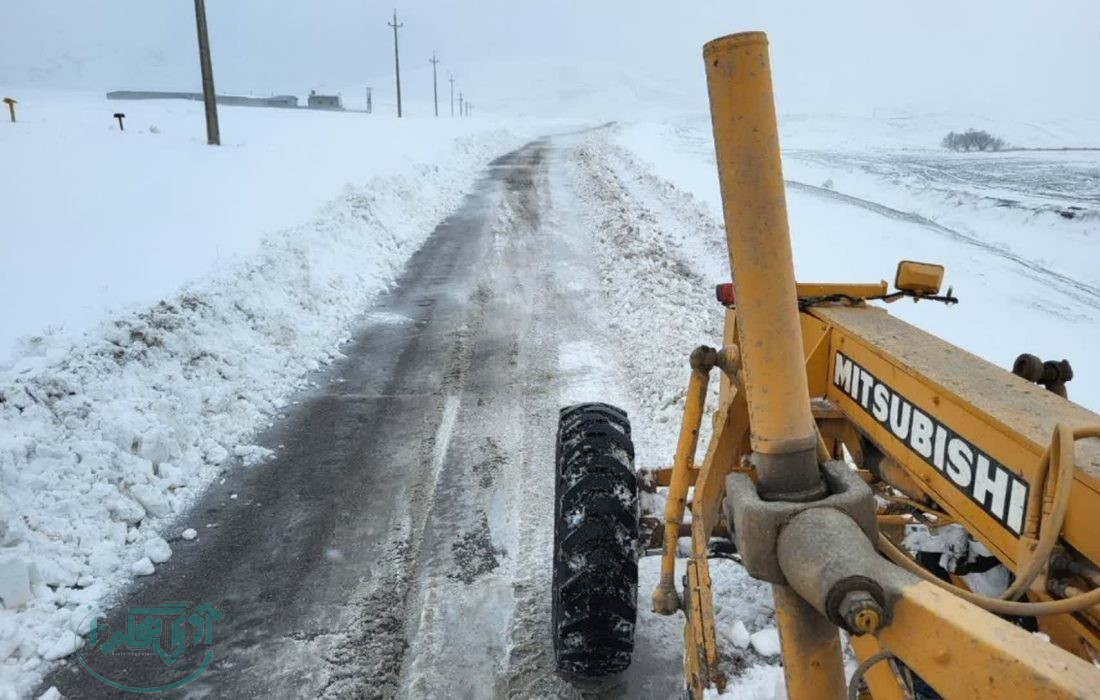 بازگشایی ۵۰ راه روستایی در نهاوند با اجرای ۴۵۰ کیلومتر باند برف‌روبی