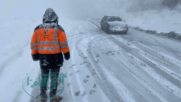 بارش برف و کولاک در محورهای همدان ادامه دارد