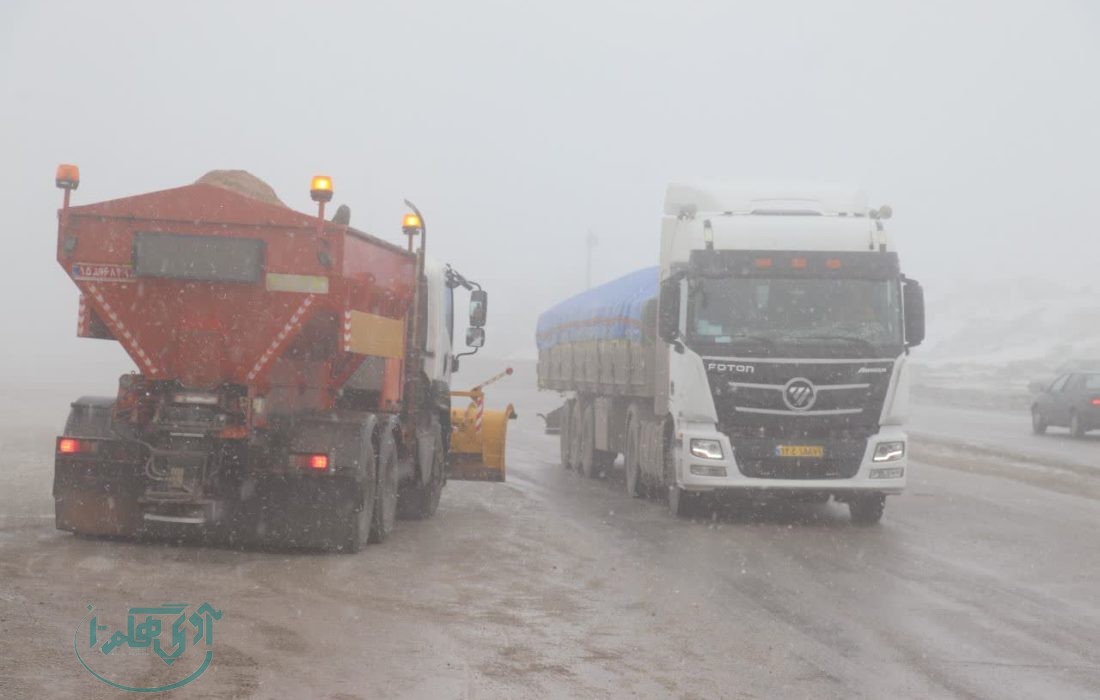 بارش برف همراه با مه‌گرفتگی شدید در گردنه‌های همدان