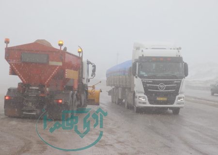 بارش برف همراه با مه‌گرفتگی شدید در گردنه‌های همدان