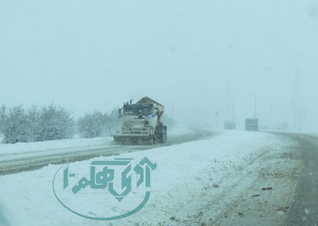 اجرای ۳ هزار کیلومتر‌باند عملیات برف‌روبی در محورهای همدان