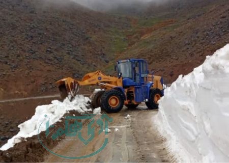 ادامه عملیات برف‌روبی و بازگشایی محور فرعی گنجنامه–تویسرکان